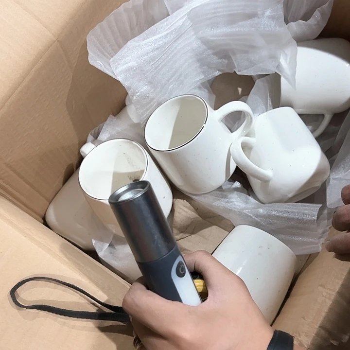 微瑕介意勿拍不退不换 大芝麻金边杯2只