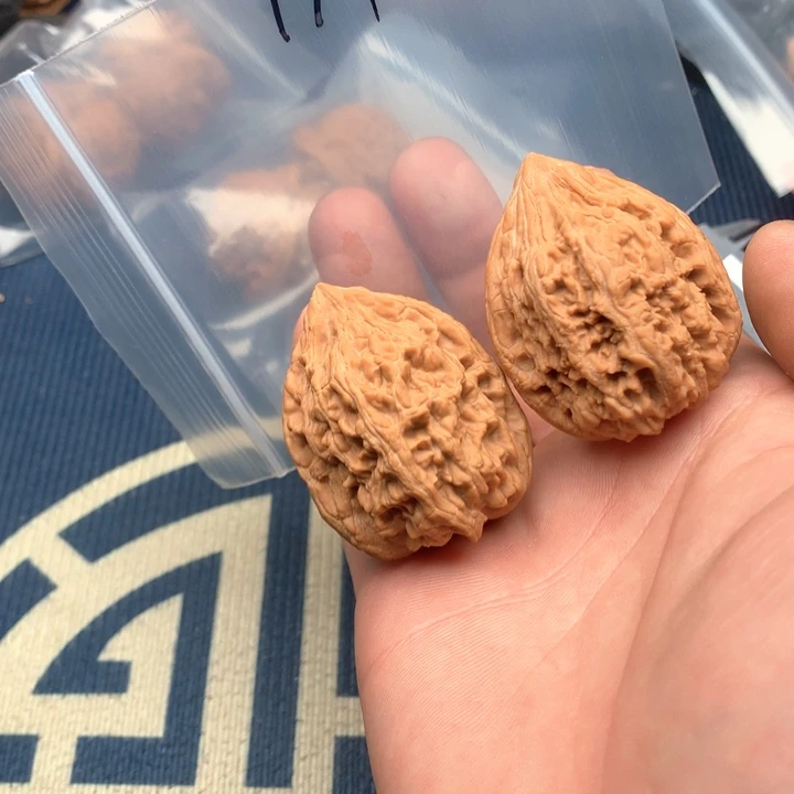 文玩核桃吊坠38大沽石179