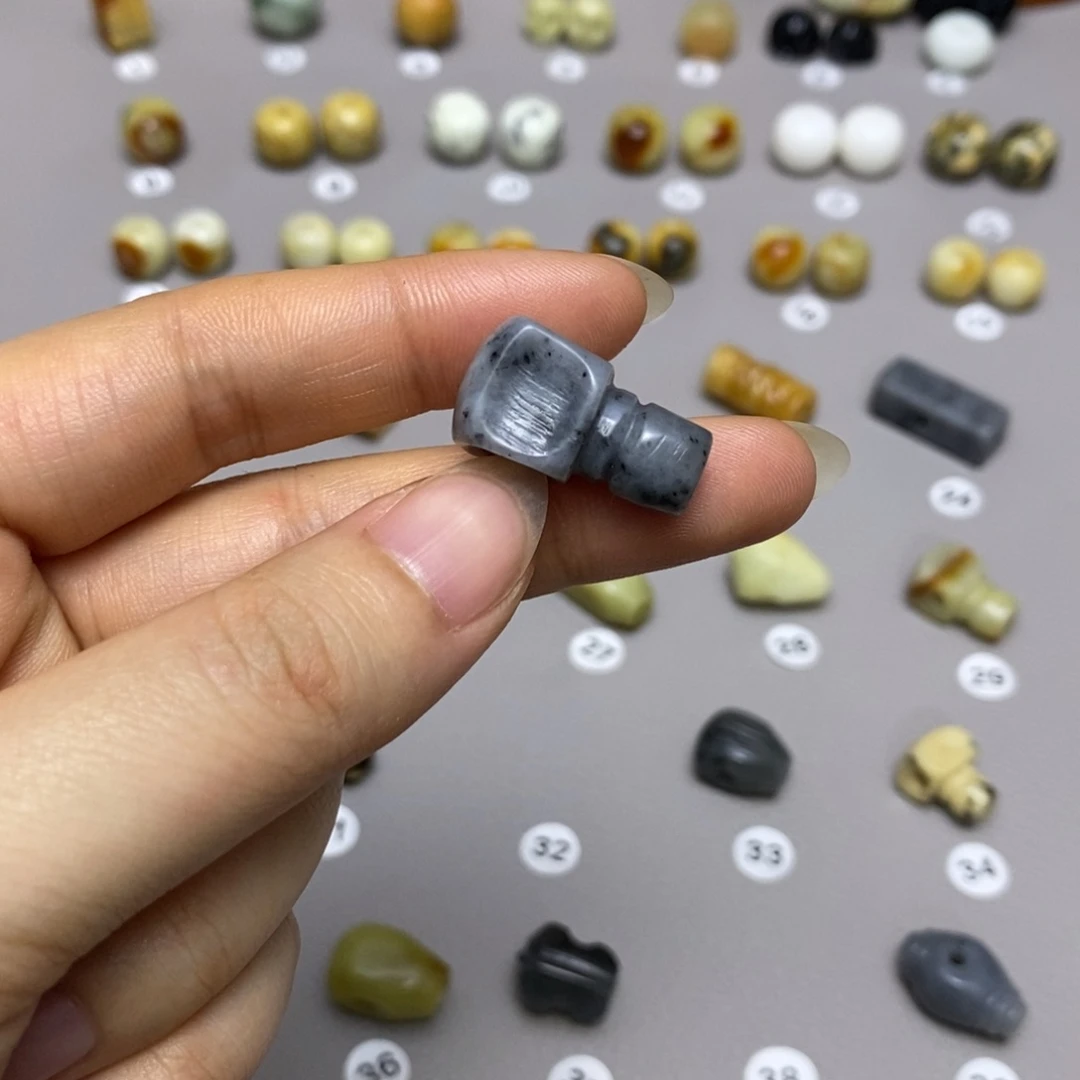 蛇纹石玉配饰合金Z*。