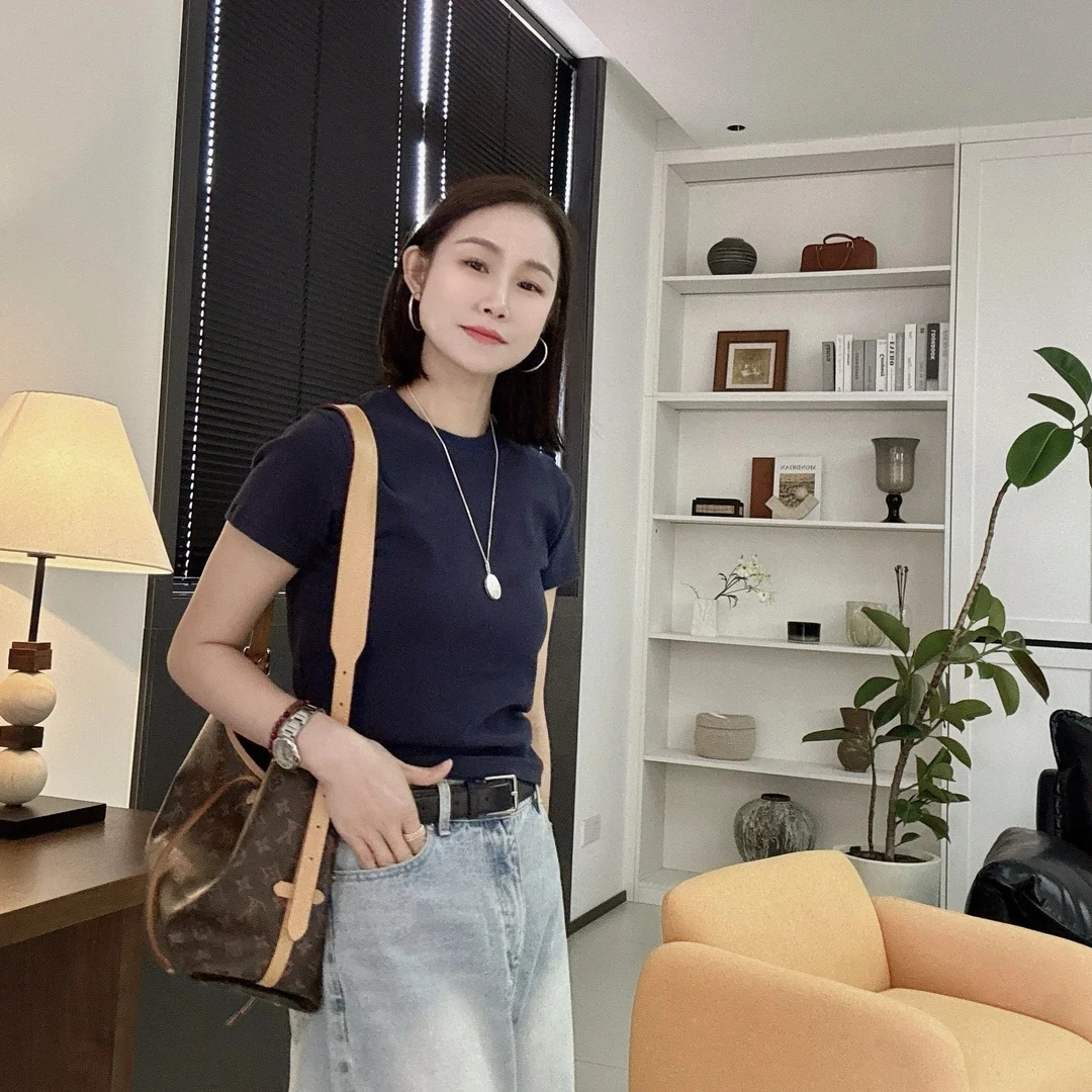 重磅返场 “糯叽叽”极简风软糯短袖百搭显瘦修身2025休闲简约