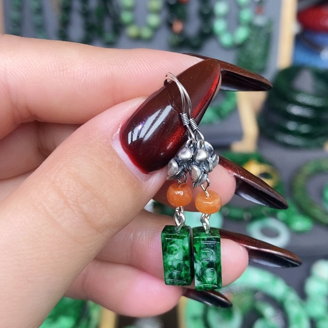 银S925镶嵌翡翠耳饰漂亮美眉