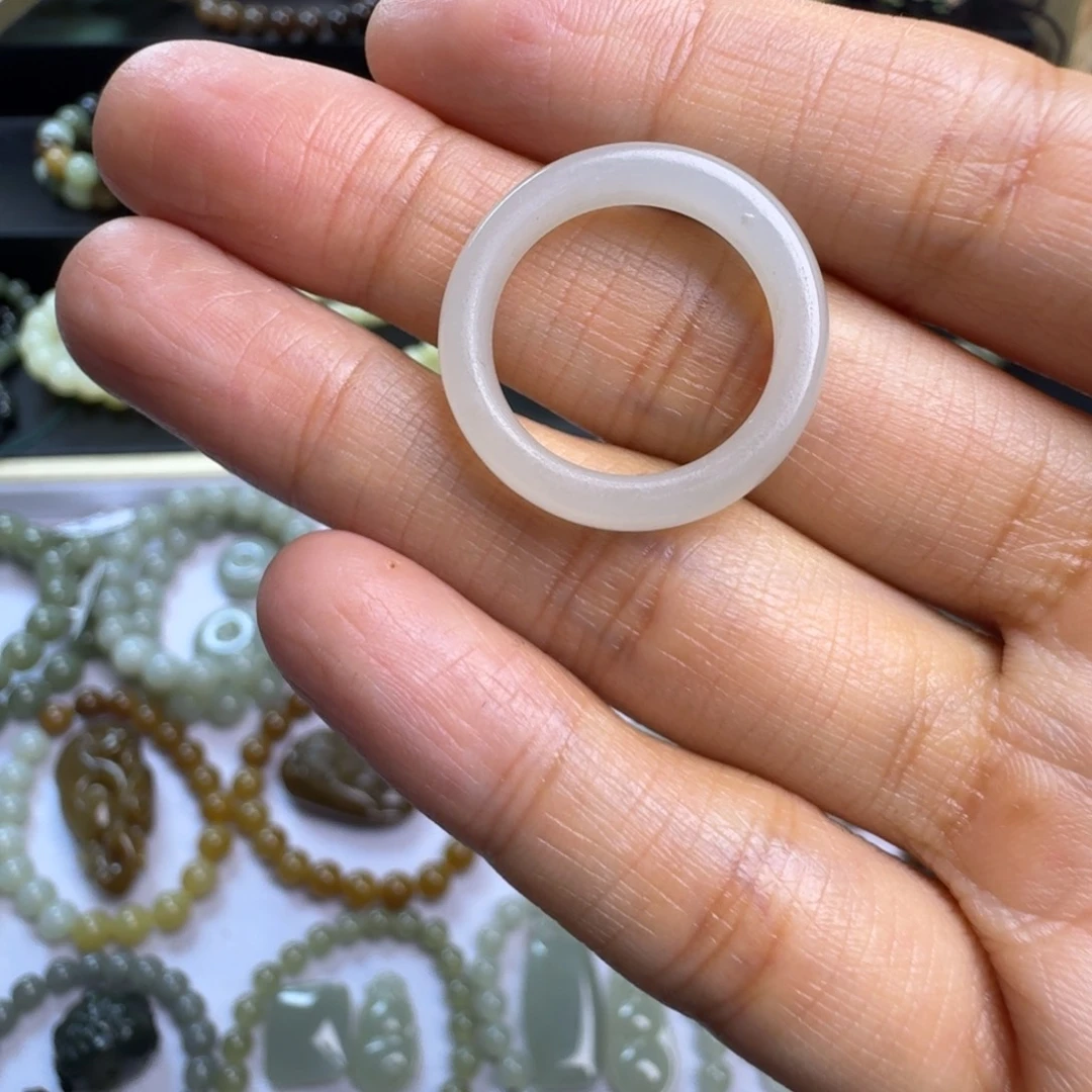 和田玉未镶嵌戒指