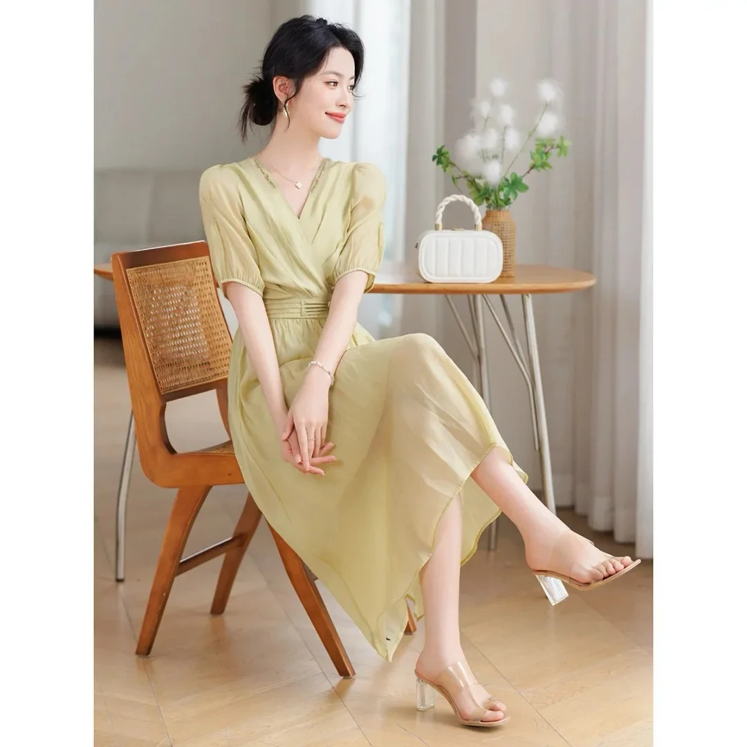 精致高级感轻薄法式气质收腰A字连衣裙X317