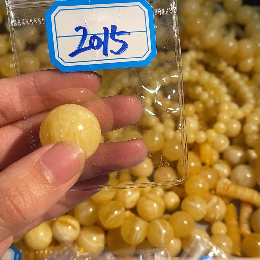 未镶嵌琥珀珠宝奇石2015