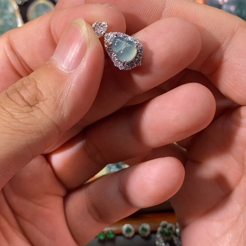 【闪购商品】颈饰未镶嵌翡翠天然