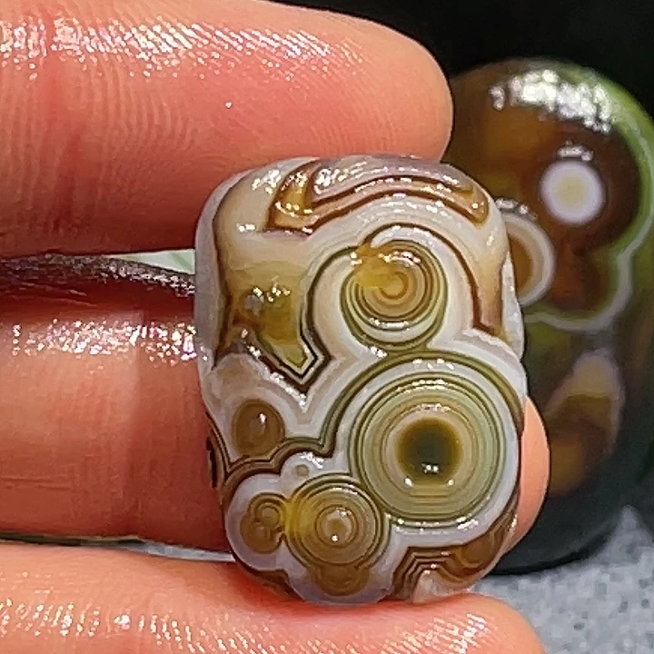 玛瑙/玉髓未镶嵌珠宝奇石