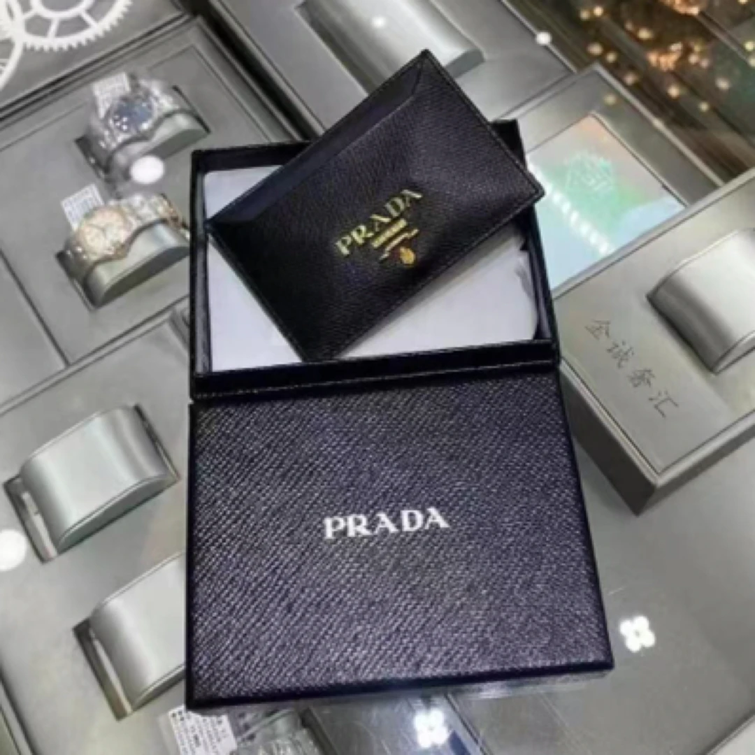 未使用 Prada/普拉达 黑金卡夹  盒  全新  10.5-7cm