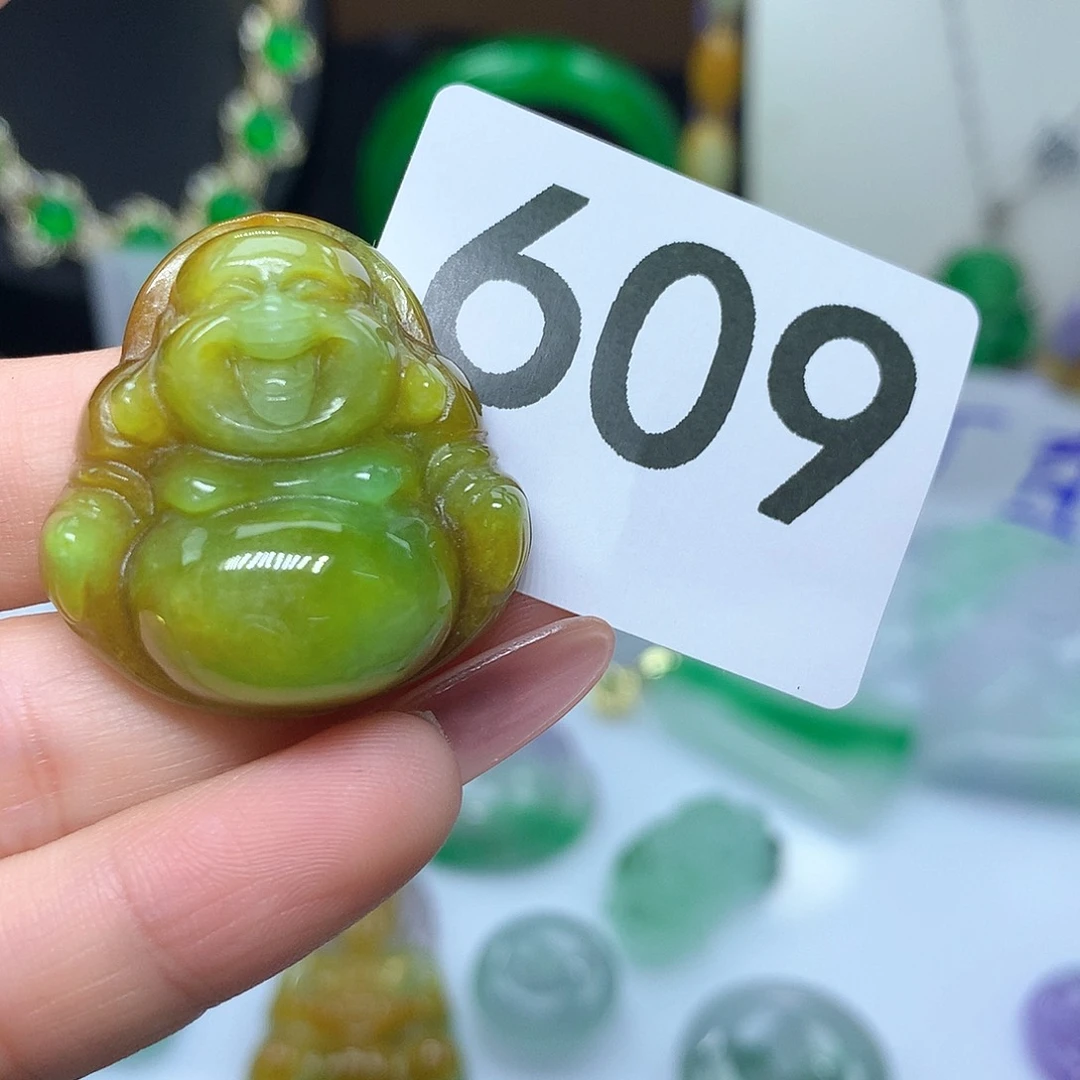 翡翠吊坠(赠链)未镶嵌