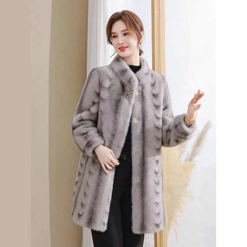 高档中老年女装妈妈冬装大衣中长款仿貂保暖母亲洋气衣服高贵外套