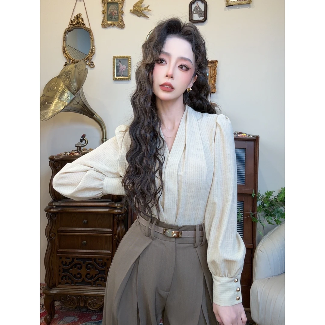 【十一港风】设计感V领打条气质简约百搭轻奢高级小众女装衬衫Y4896