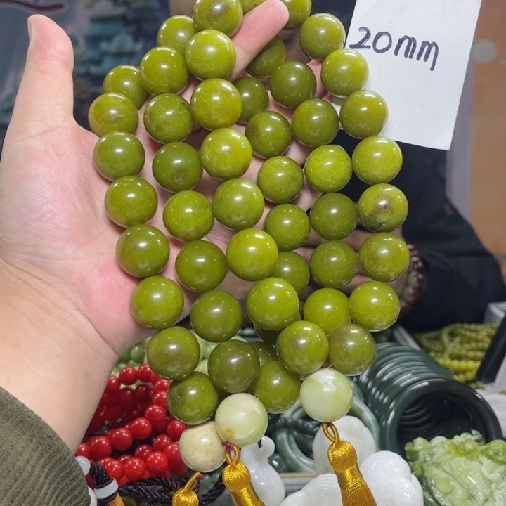 蛇纹石玉手持多样性发货未镶嵌