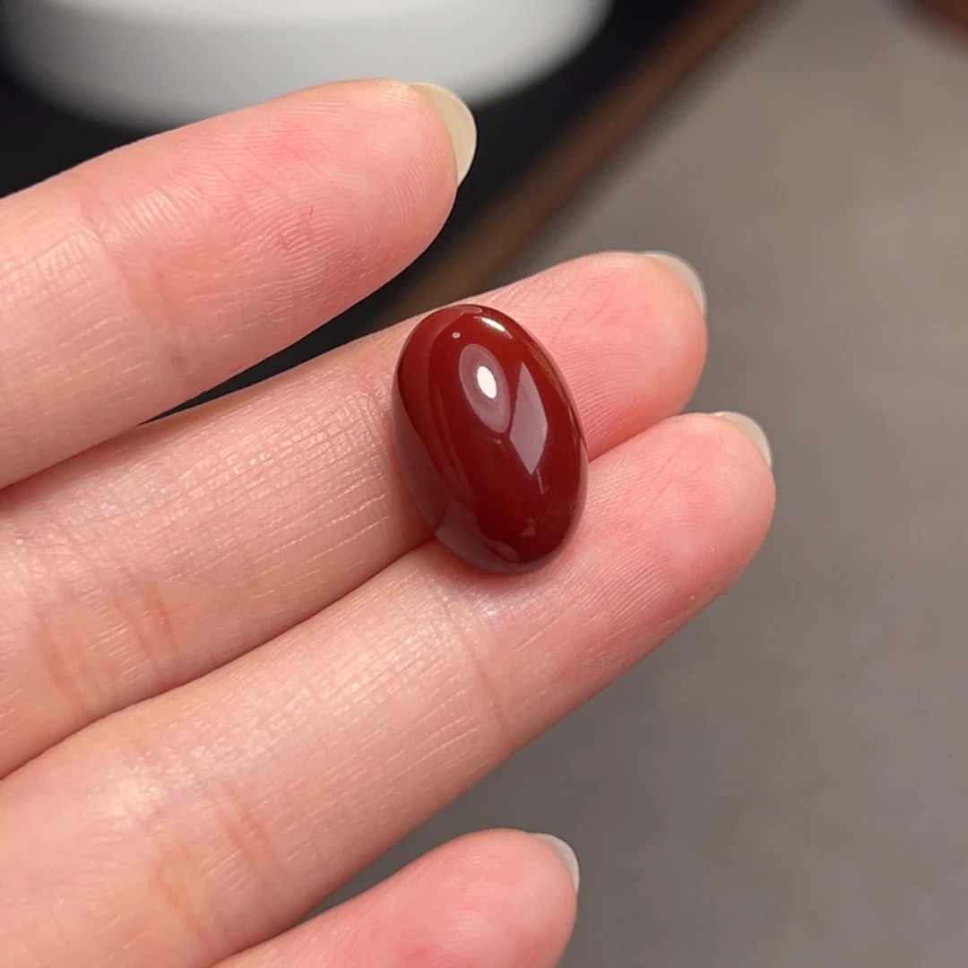 未镶嵌蛋面南红玛瑙朝*?牛血红蛋面