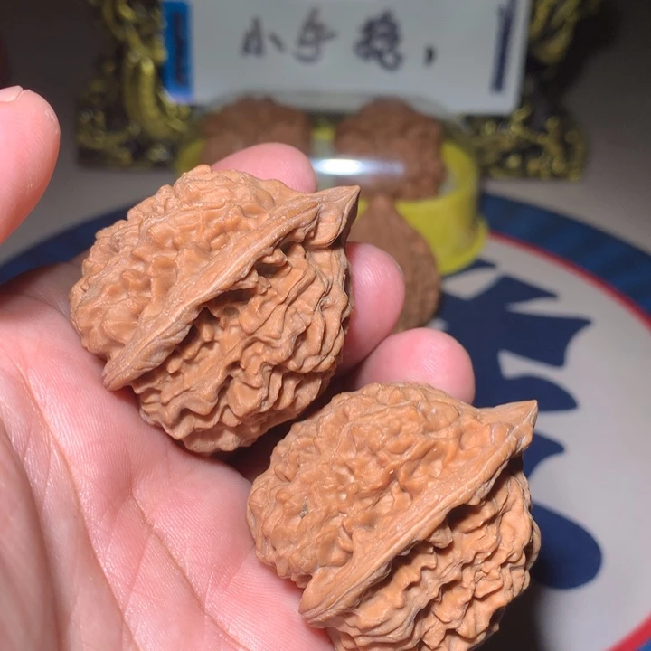 文玩核桃吊坠山地粉皮官帽42