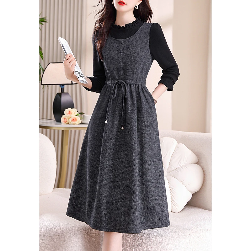 高级感假两件连衣裙女士秋季新款妈妈收腰长袖半高领拼接打底裙子