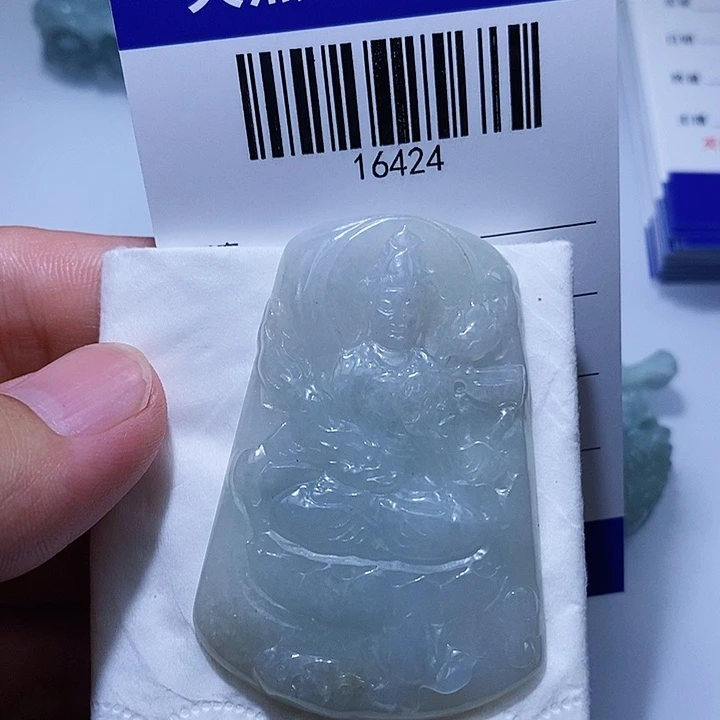 翡翠未镶嵌颈饰是