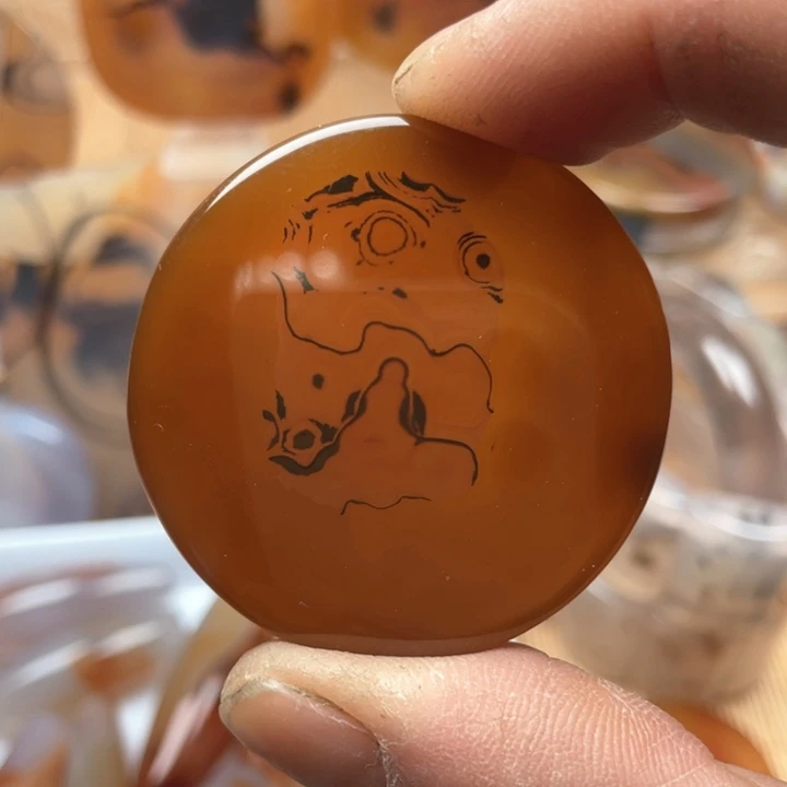 玛瑙/玉髓吊坠未镶嵌隐****士