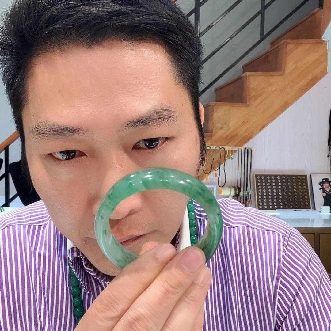 石英质玉未镶嵌手镯