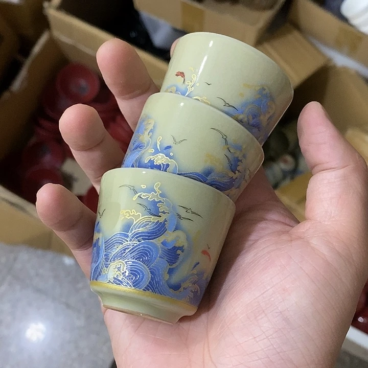 陶瓷艺术品及陶瓷壶