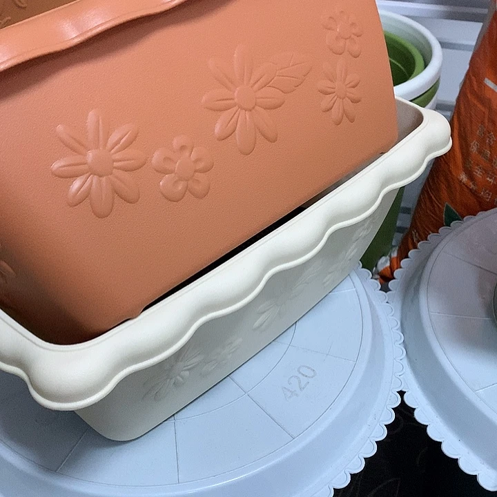 2个370桃红菜盆浮雕爱丽思