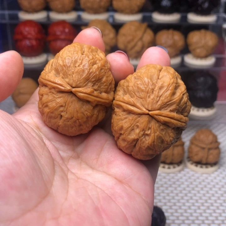 文玩核桃把件50麒麟背43
