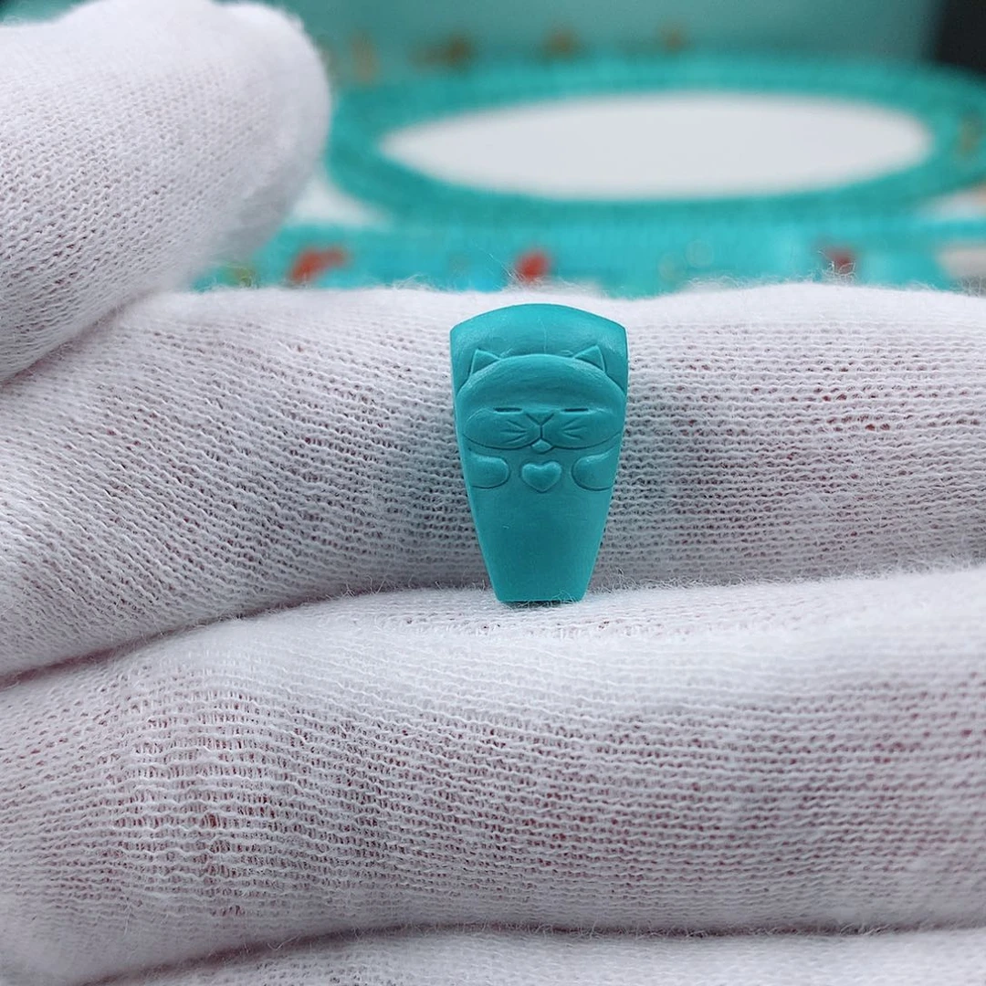 绿松石未镶嵌猫咪三通9.85克