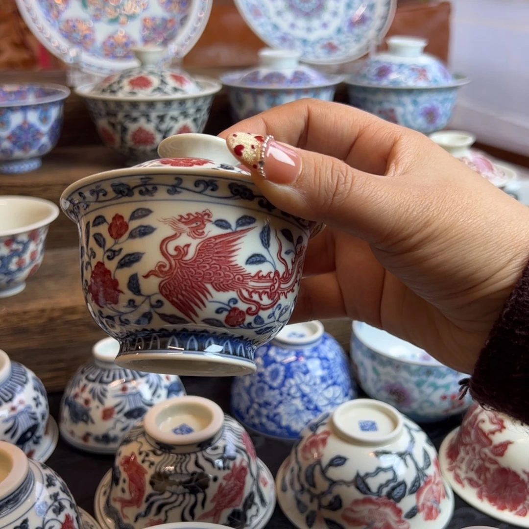 Y正绎堂釉里红麒麟追风盖碗