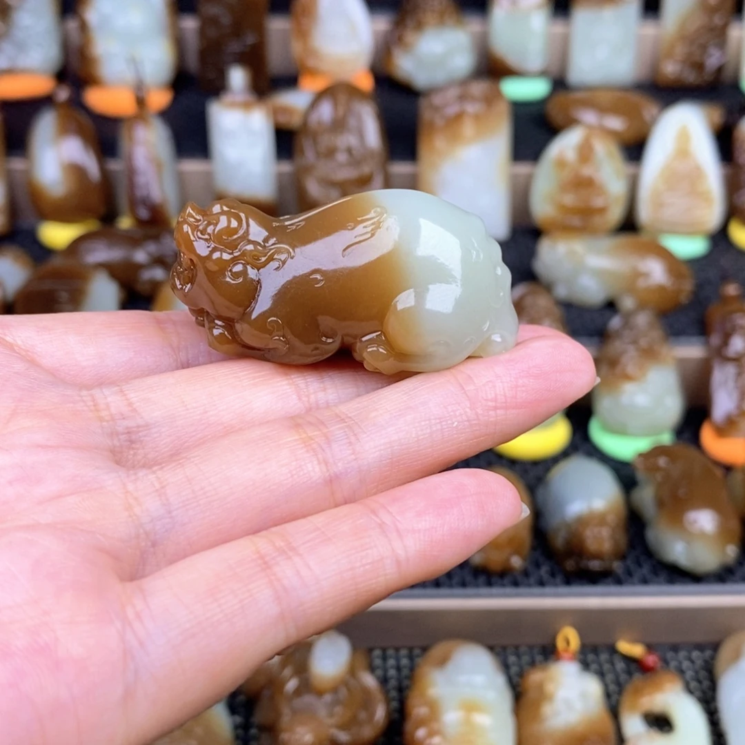 精***宠和田玉未镶嵌颈饰