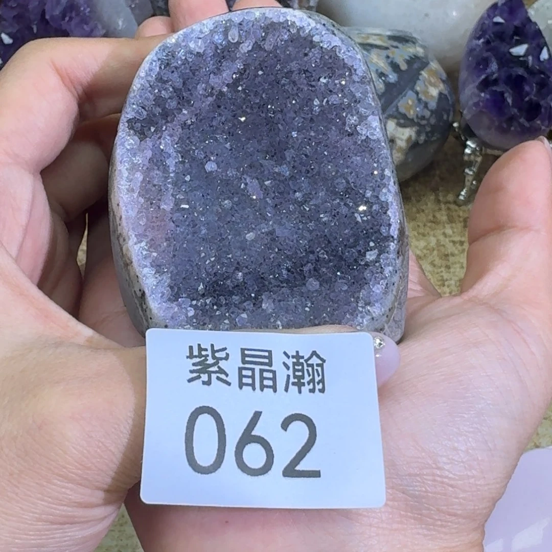 未镶嵌水晶大型摆件（非配饰）