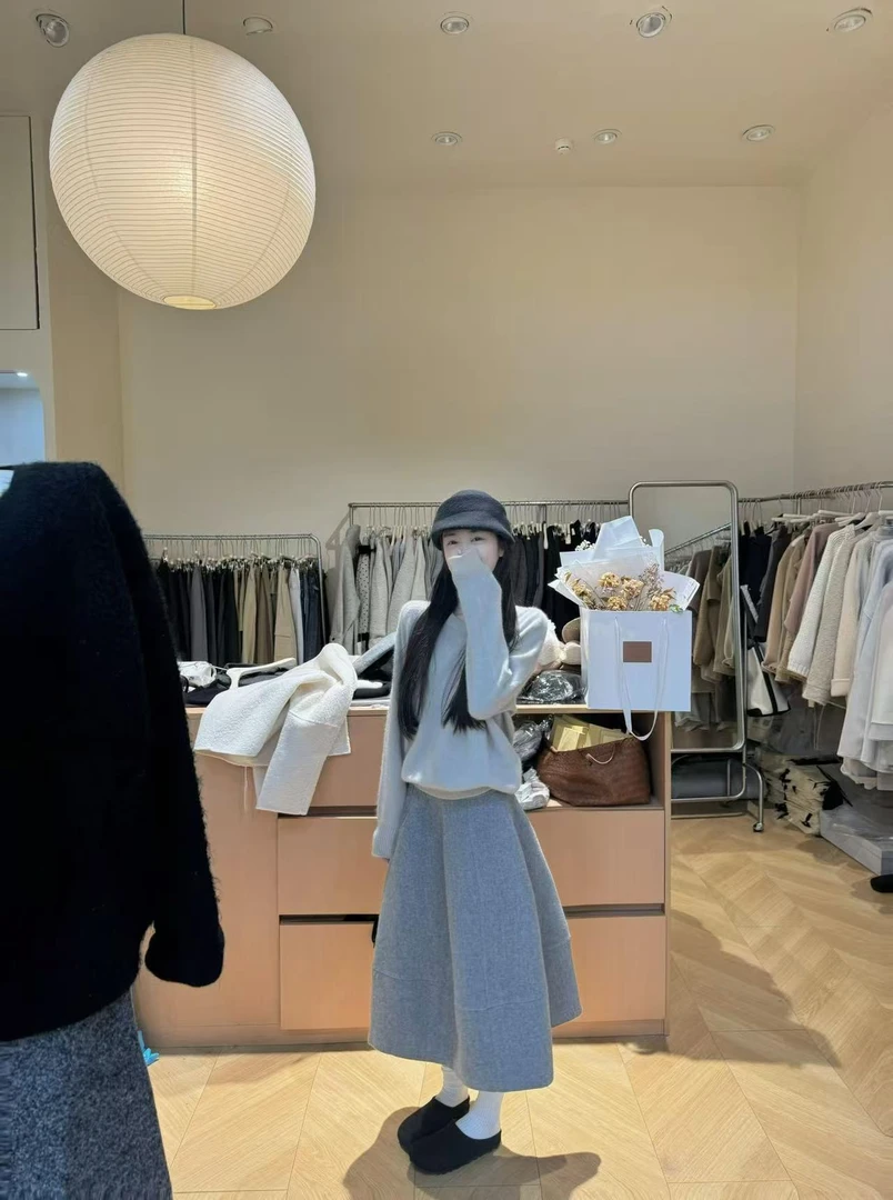 2025秋季新款韩系显瘦小香风圆领针织衫高腰气质半身伞裙两件套装