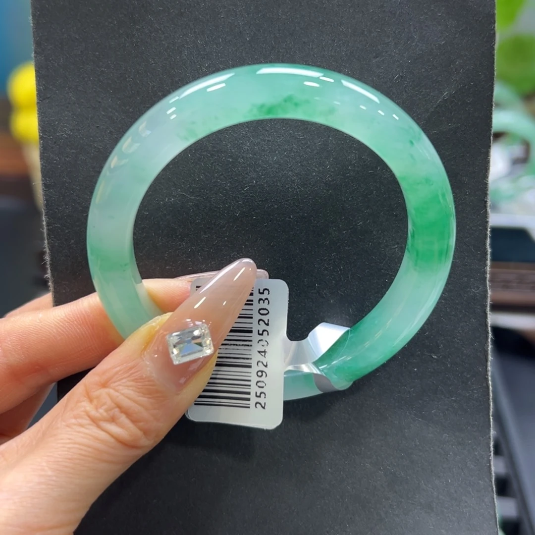 石英质玉（非洲翠）未镶嵌手镯56-57