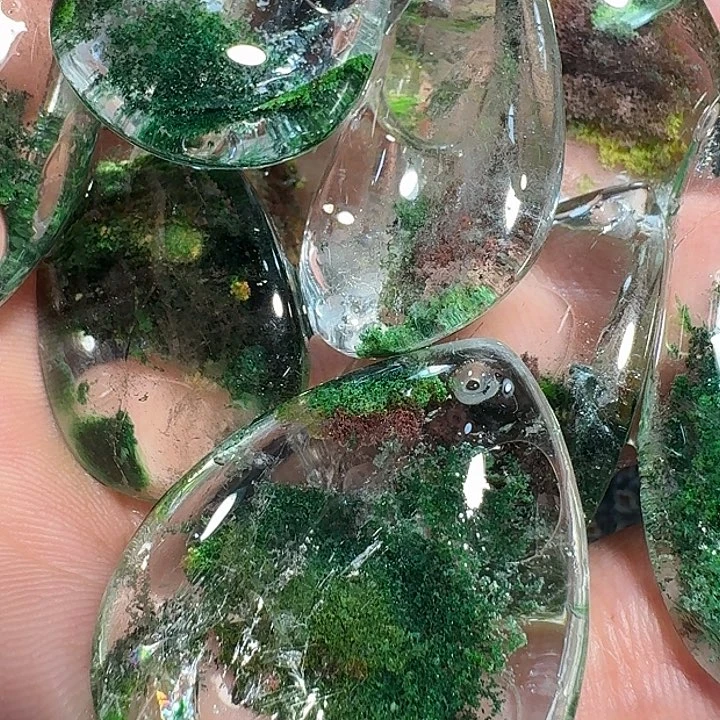 苏***馆未镶嵌颈饰水晶你