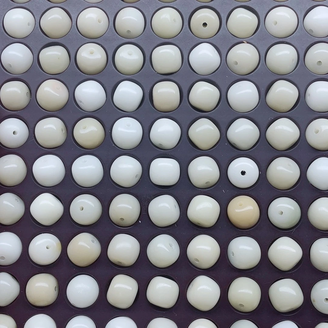 吊坠白玉菩提12奶黄桶130颗