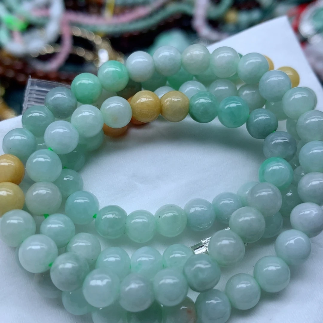 翡翠颈饰未镶嵌手串