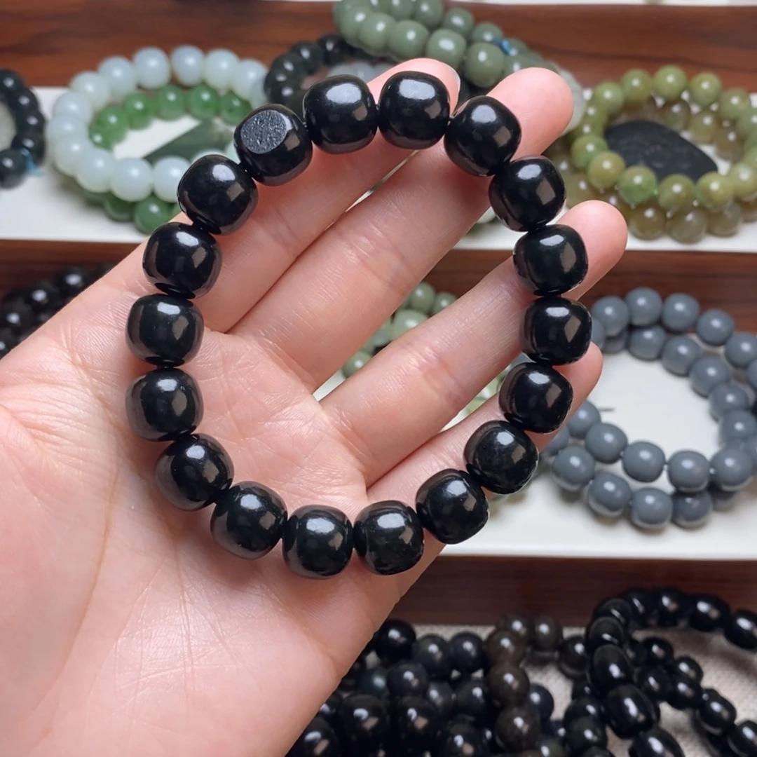 凡***华和田玉未镶嵌手串