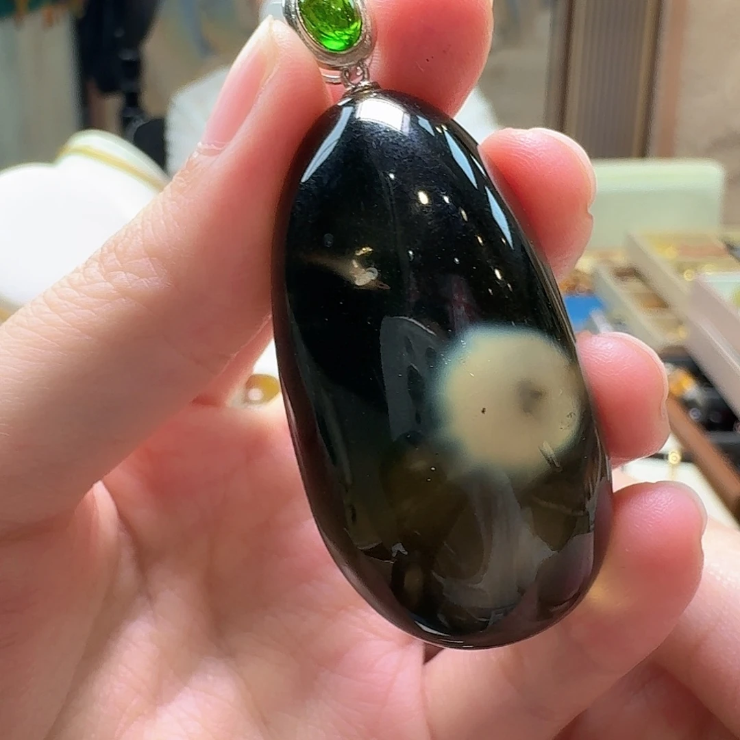 琥珀未镶嵌颈饰吊坠