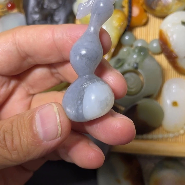 和田玉（墨玉）未镶嵌颈饰