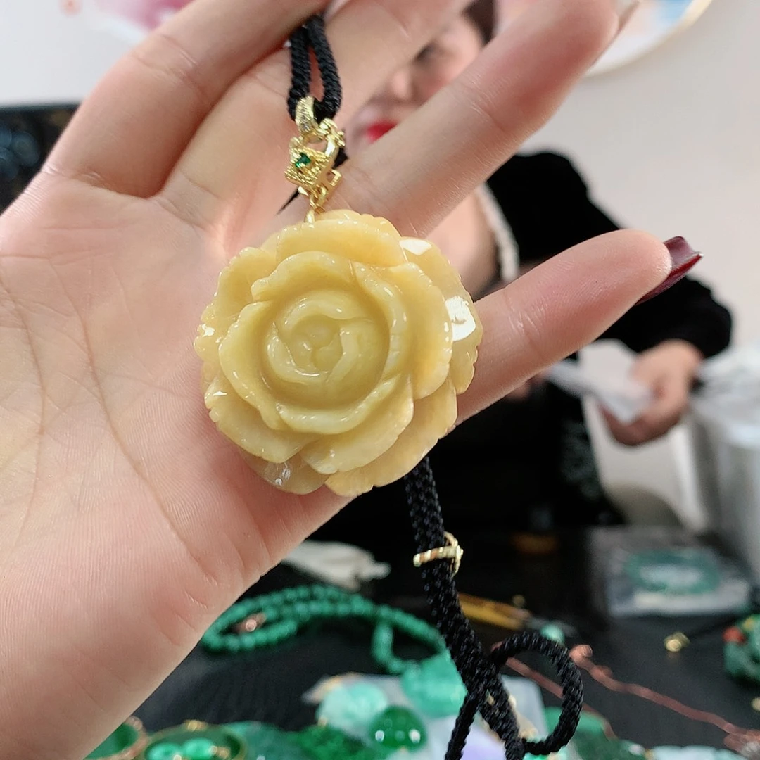 【闪购商品】翡翠吊坠(赠链)合金