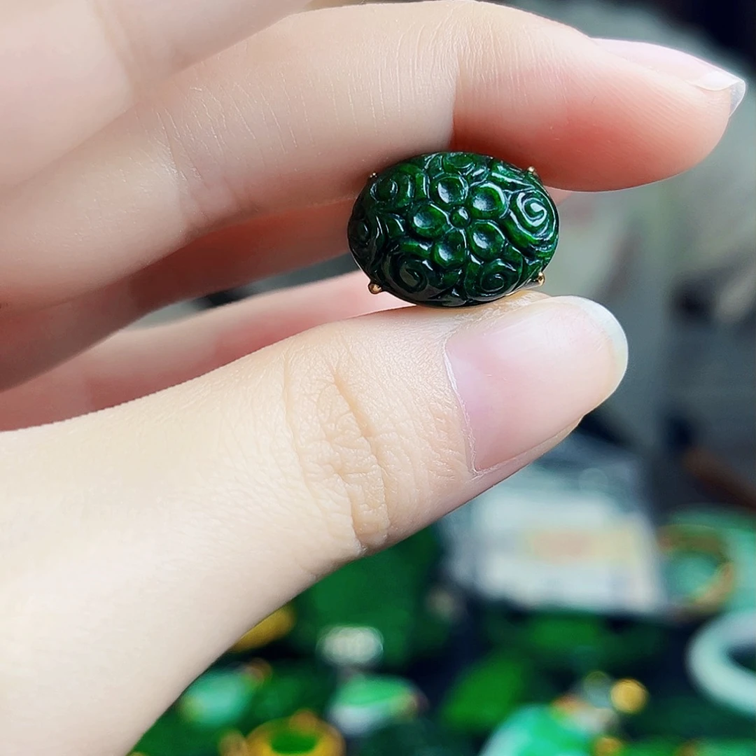 颈饰银S925镶嵌翡翠多样性
