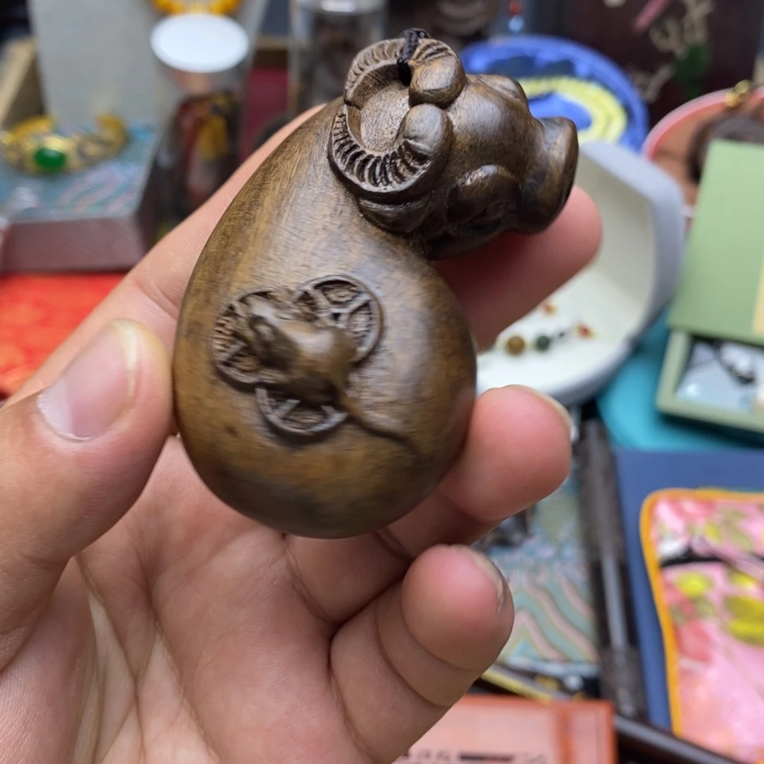 大叶紫檀（黑酸枝木类）