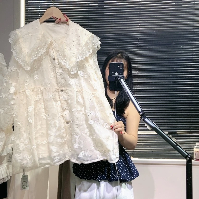 【闪购商品】娃娃领外套