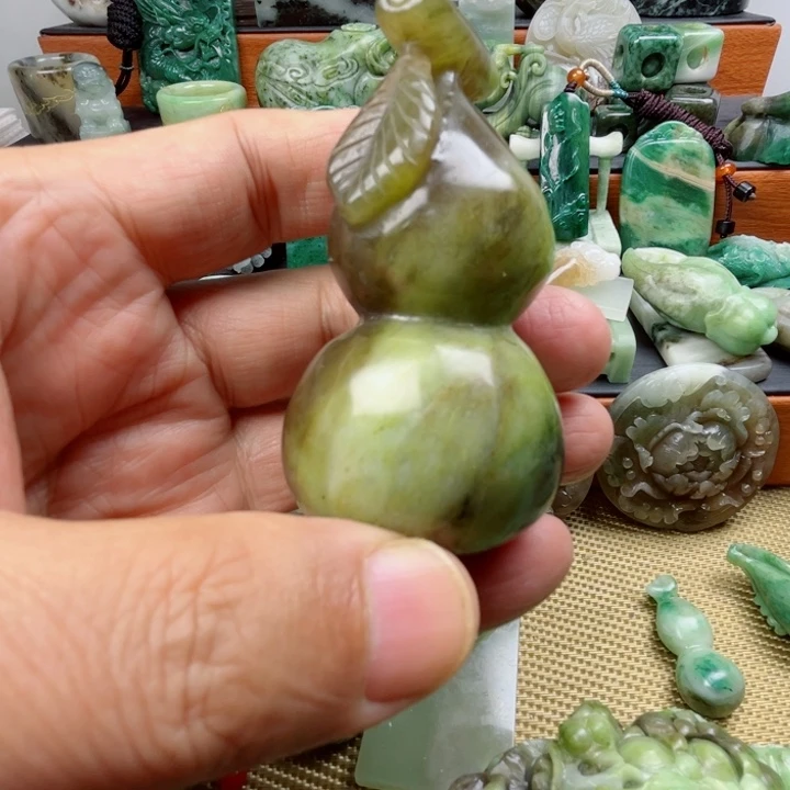 独山玉未镶嵌珠宝半成品