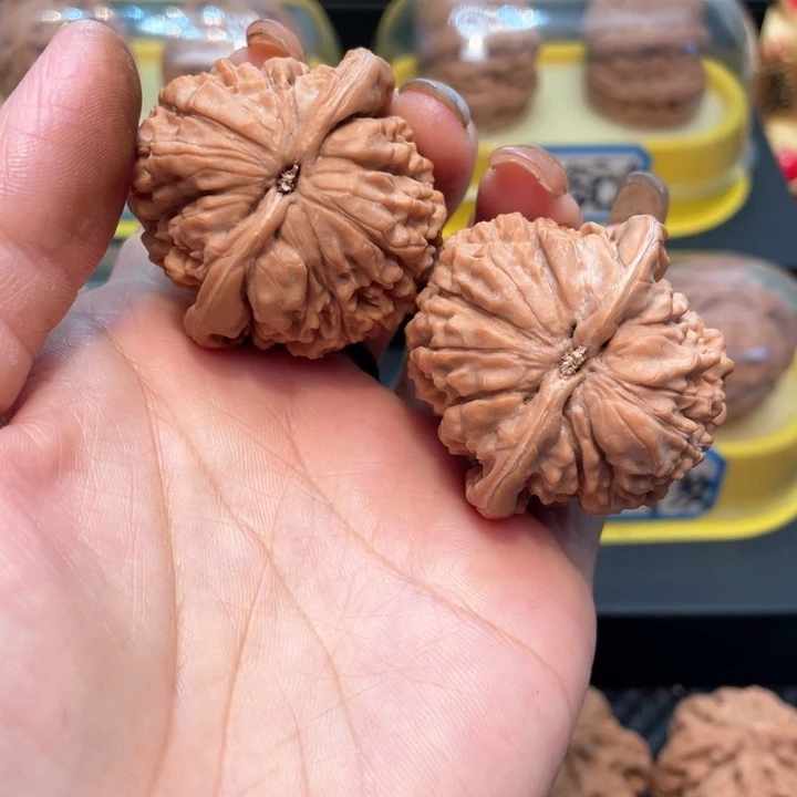 把件文玩核桃莲花虎头4.2全品无修。