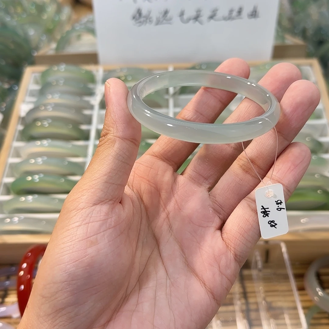 玛瑙/玉髓未镶嵌手镯圈口58.6