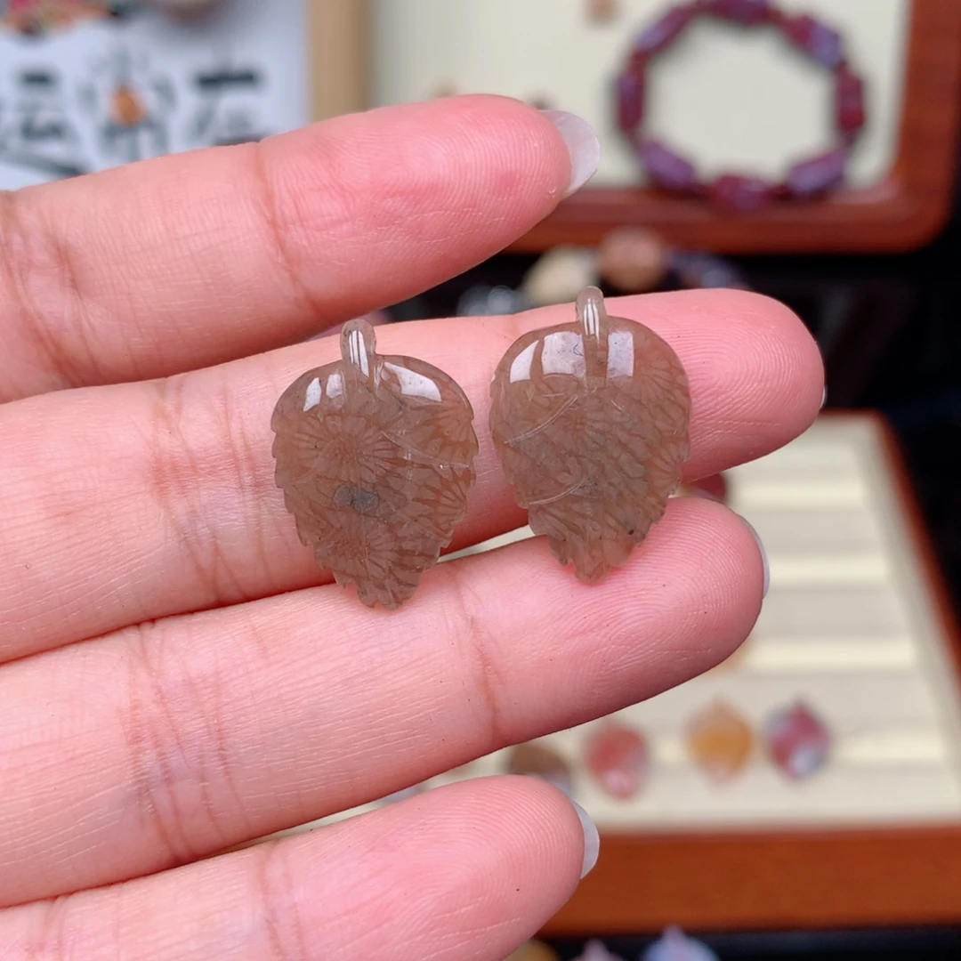 硅化玉颈饰未镶嵌