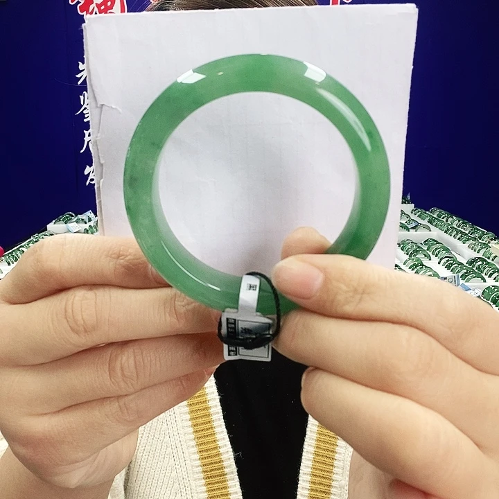 石英质玉（非洲翠）未镶嵌手镯