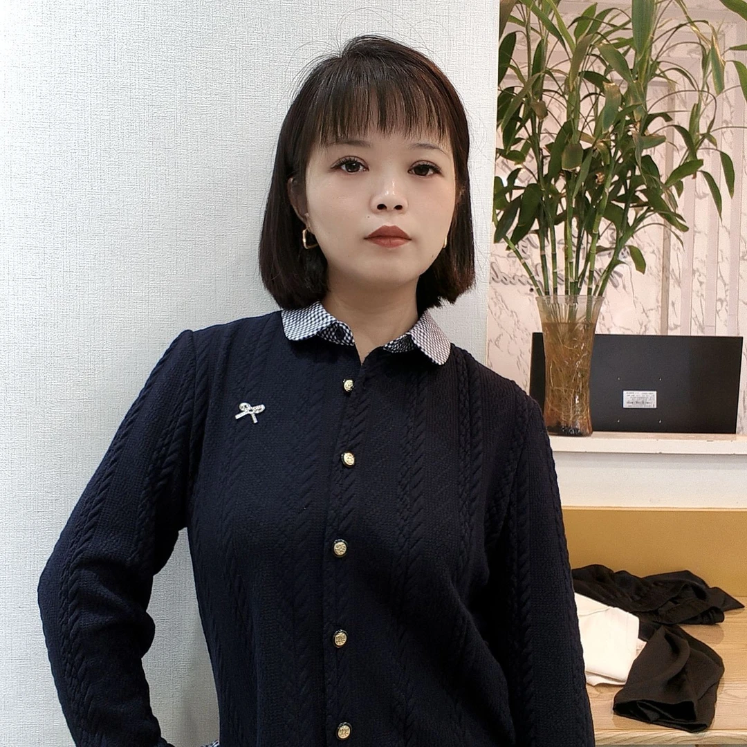 时尚假两件套上衣