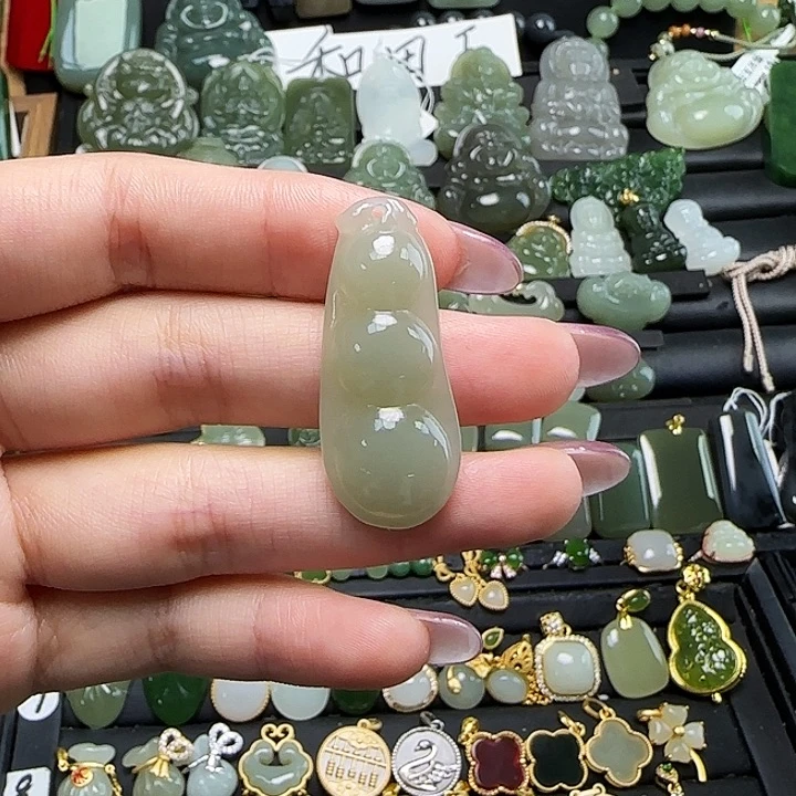 颈饰未镶嵌和田玉