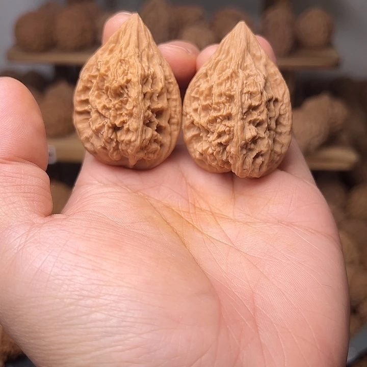 文玩核桃吊坠火焰山