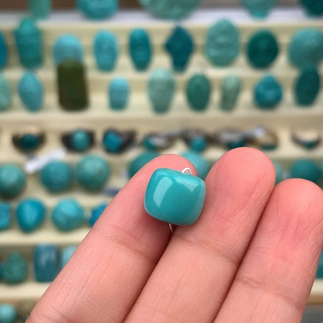 绿松石未镶嵌珠宝奇石11