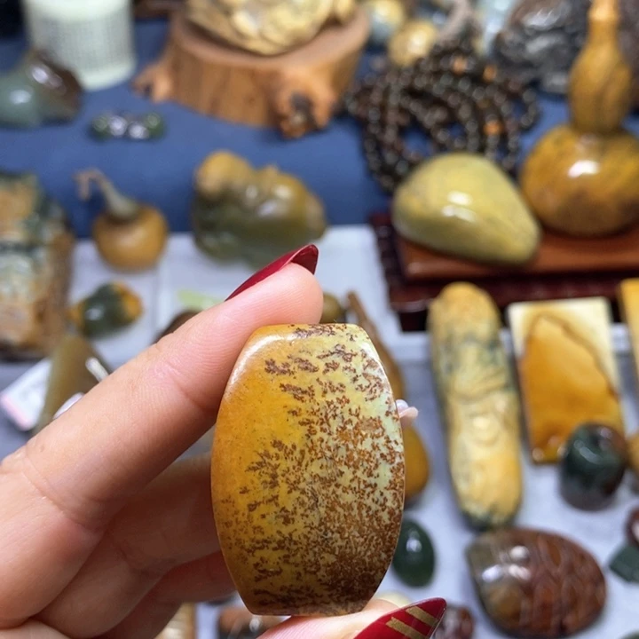 岫岩河磨玉（透闪石质玉）勒子未镶嵌